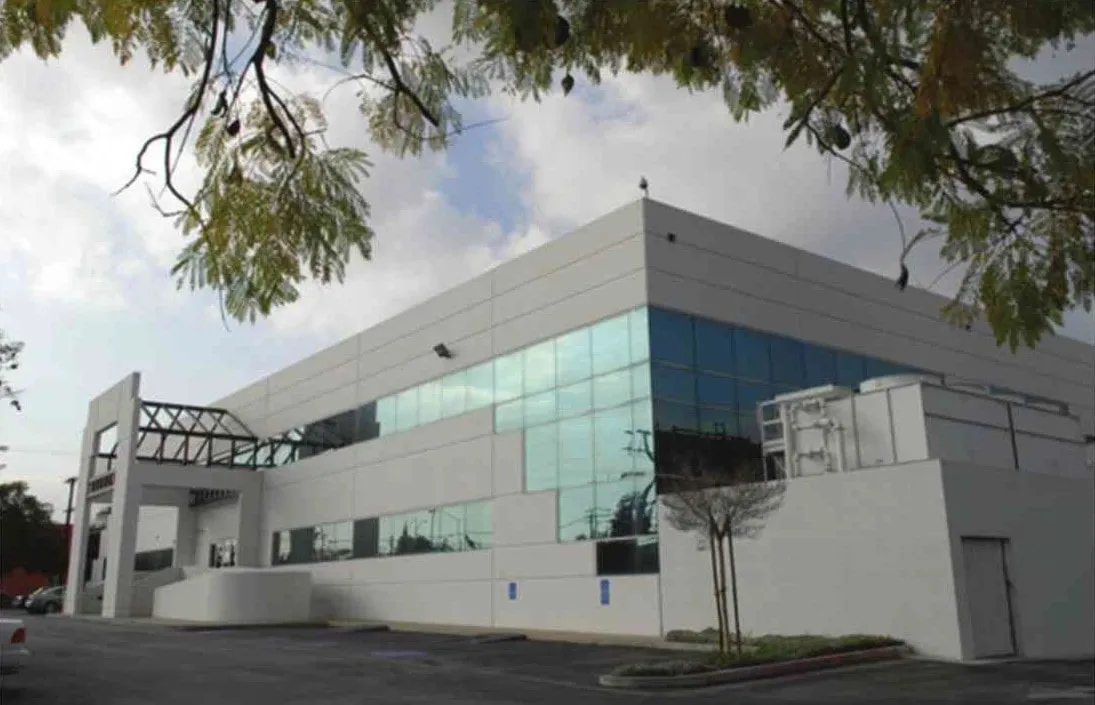 3015 Winona Avenue Data Center