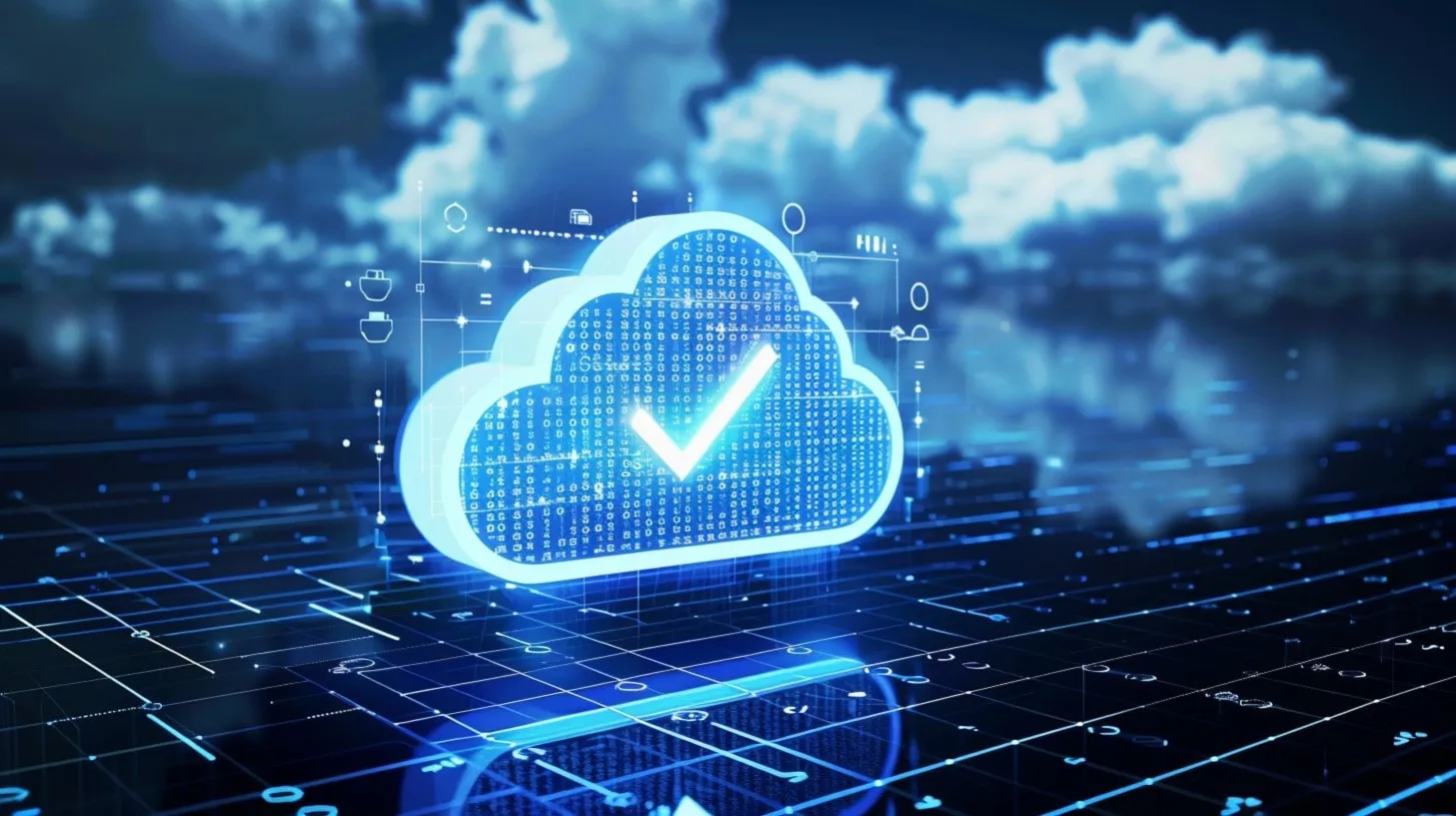 Beneficios y ventajas de la migración de On-Premise a la Nube Marca de verificación digital en la parte superior de la placa de circuito