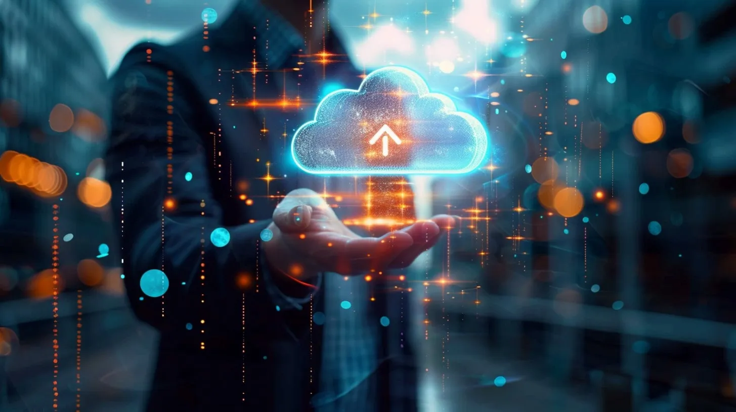 Empresario sostiene símbolo holográfico de tecnología que representa transferencia rápida de datos