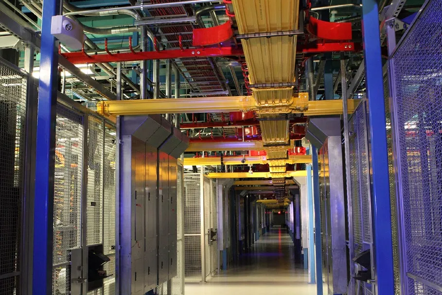 Dentro del centro de datos Equinix NY4 ubicado en 755 Secaucus Road en Nueva Jersey