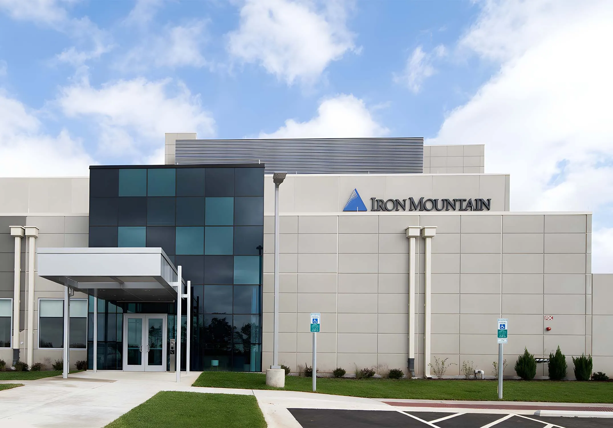 Iron Mountain Q1 2022: Signs 72 MW BTS Lease in Northern Virginia