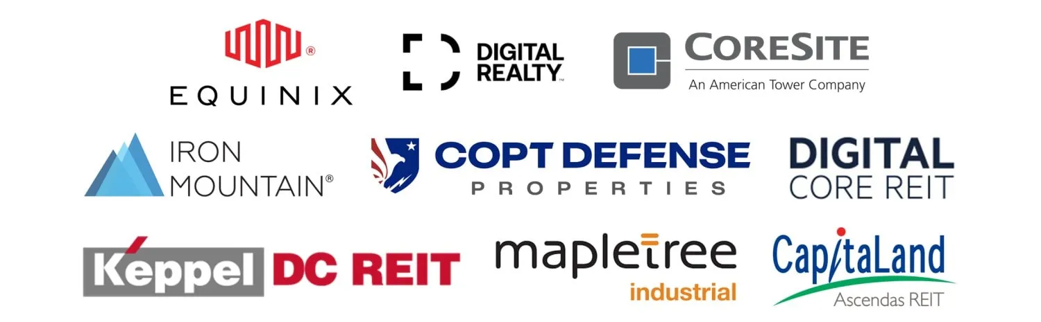 Pared y tablero con el logotipo de REIT Data Center Stocks que muestra el panorama del mercado