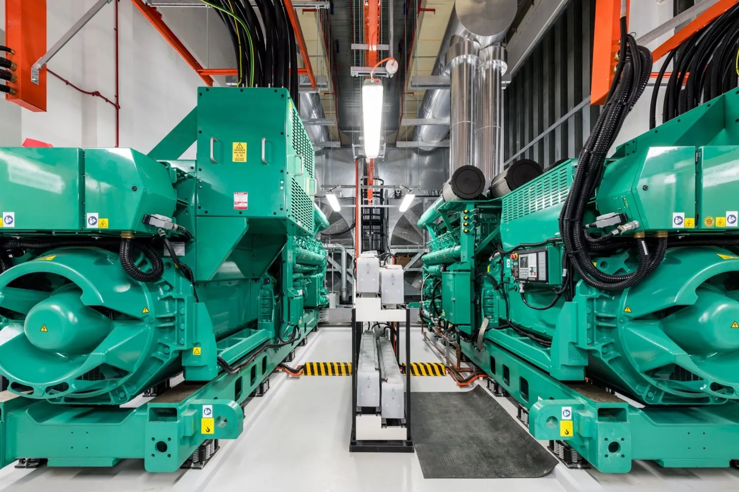Generadores de respaldo dentro del centro de computación de Google Singapur brindan electricidad de reserva en las instalaciones para emergencias