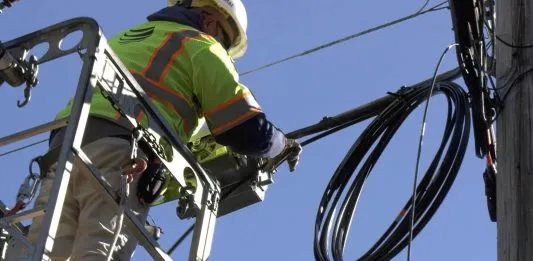 AT&T utilizará fibra de Frontier Communications en empresas y 5G Push