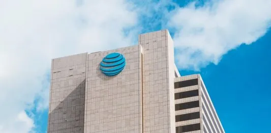 AT&T Q4 2021: 6 millones de suscriptores de banda ancha de fibra para consumidores