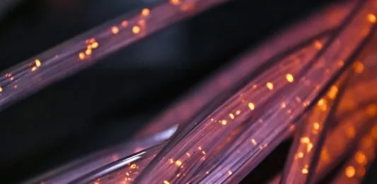 Bell Canada gasta 1.200 millones de dólares en fibra y despliegue de red 5G