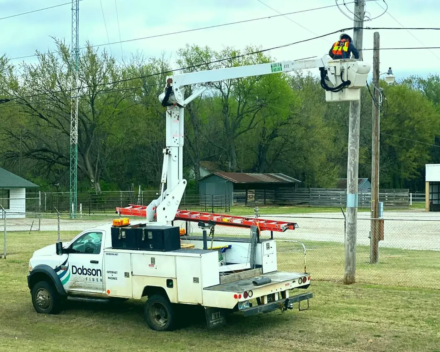 iCON Infrastructure Backs Dobson Fiber’s $700m U.S. Fiber Deployment