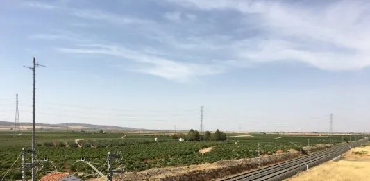 KKR compra el 49% de Reintel de Red Eléctrica, fibra en España valorada en 2.300 millones de euros