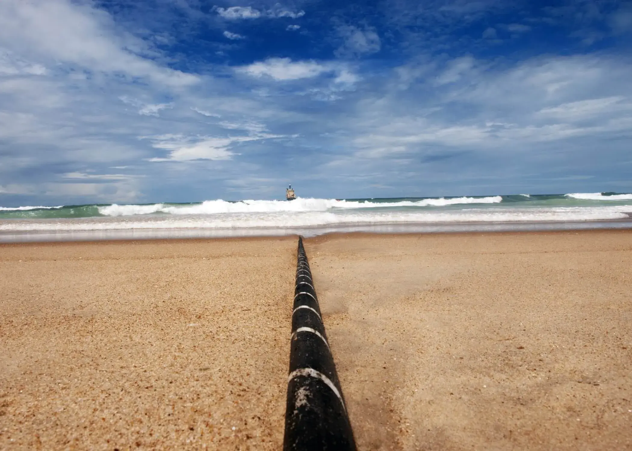 Telxius: Telefónica and Pontegadea Buy KKR’s 40% Stake for €215.7m