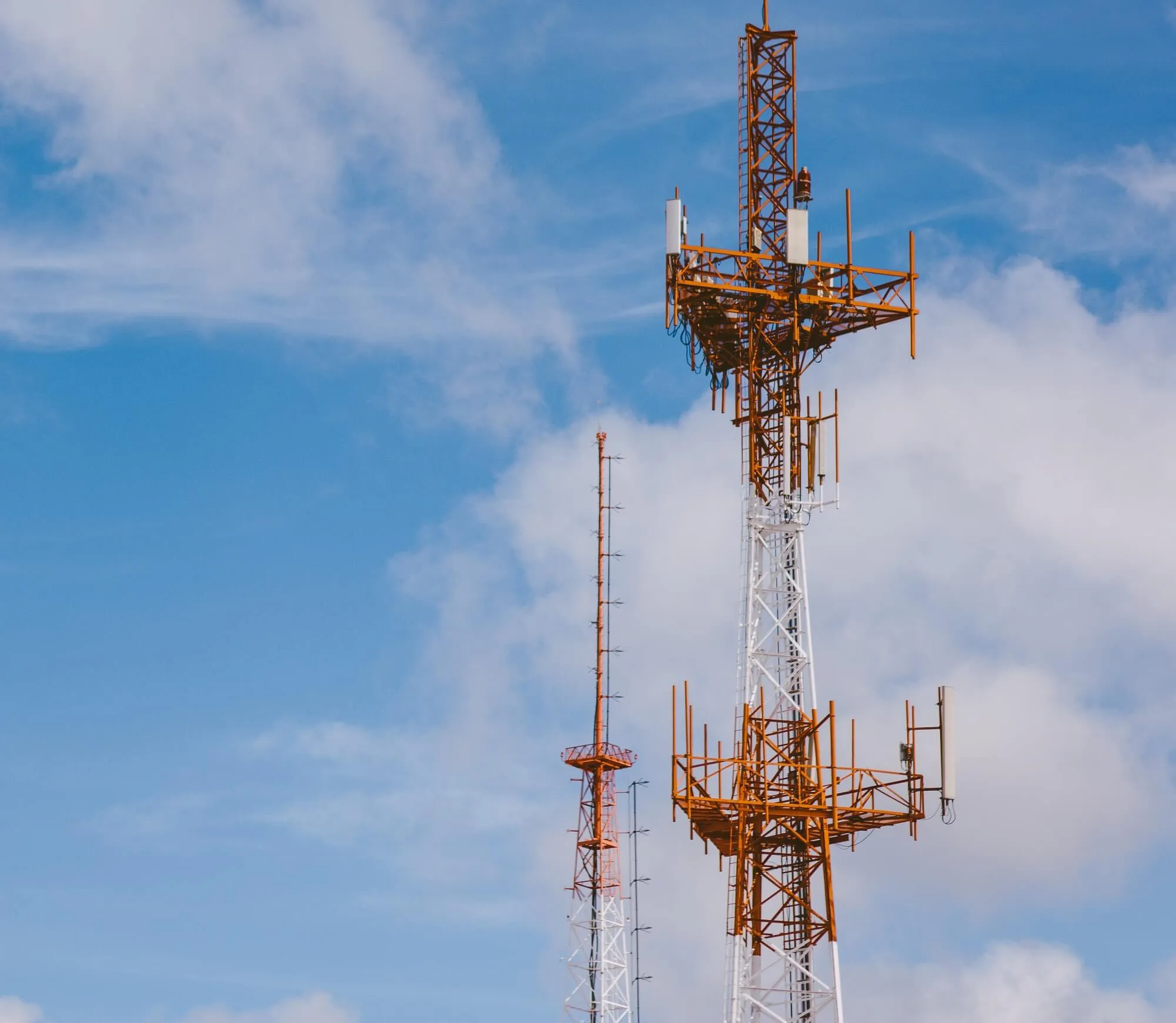 Crown Castle eleva la orientación para 2021, el rendimiento de la fibra continúa disminuyendo