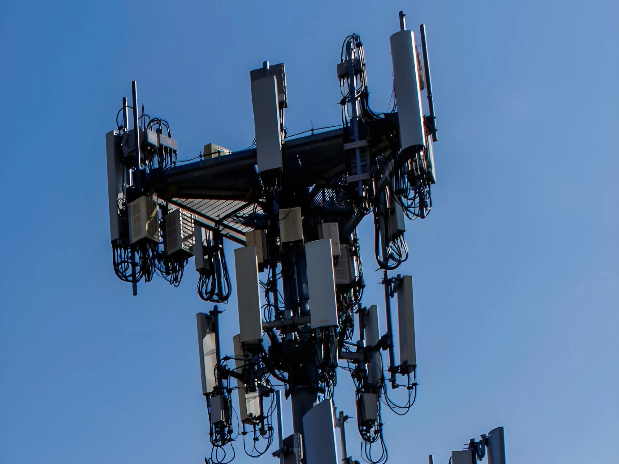 Crown Castle asegura a T-Mobile un acuerdo de torre y celdas pequeñas de 12 años