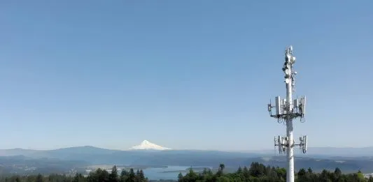 Apollo vende infraestructura paralela a las torres Harmoni de Palistar