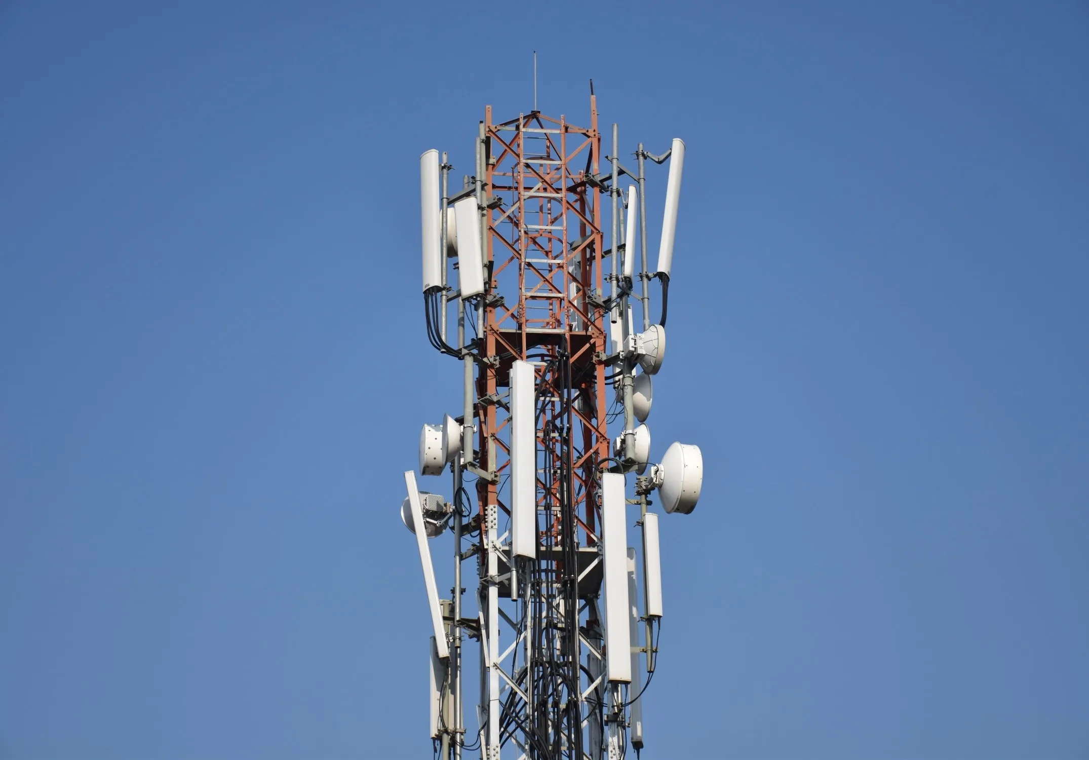 How Much Does it Cost to Build a Cell Tower?