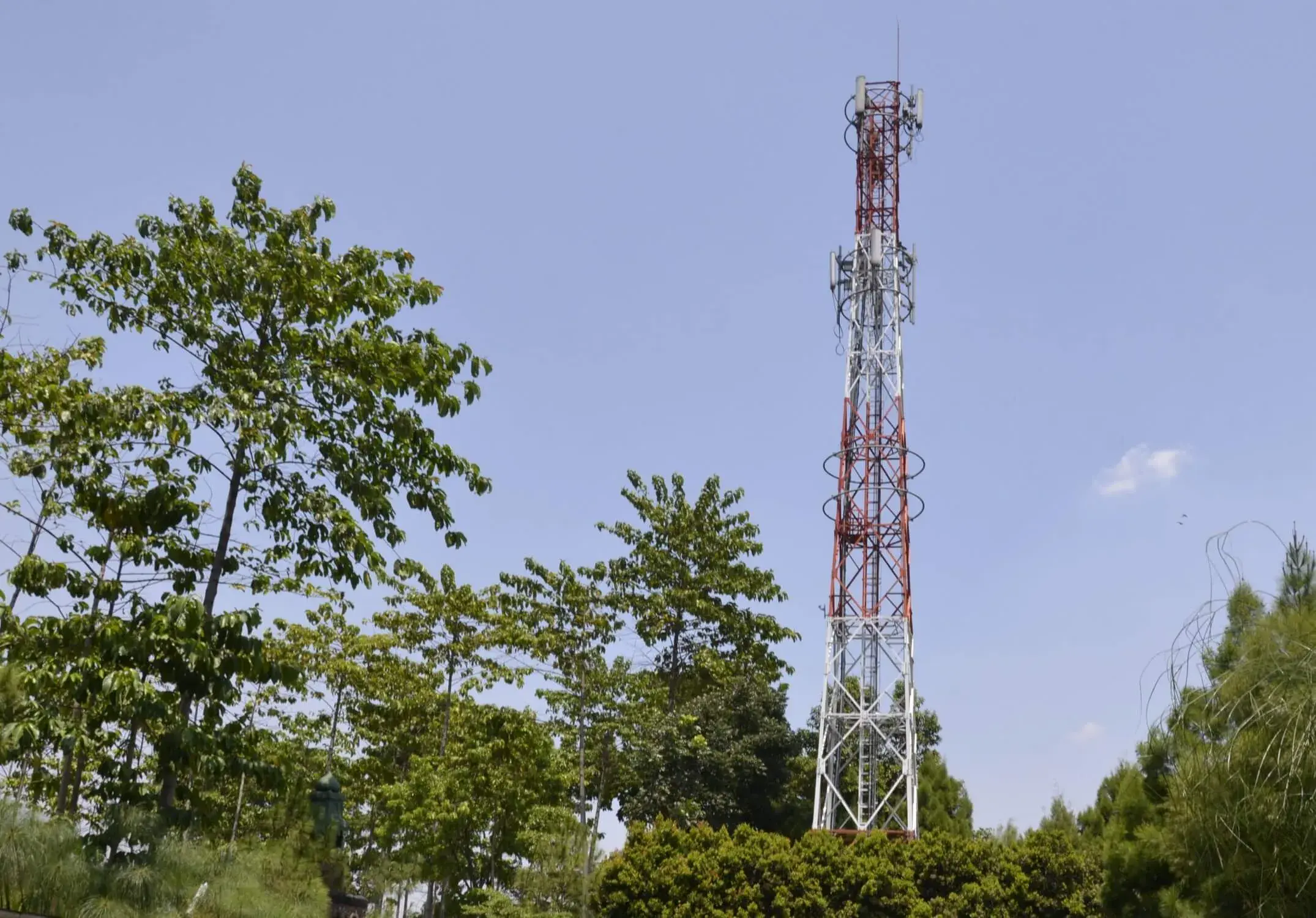 Macquarie, PSP Spend $610m, Gain Stake in Indonesia’s Tower Bersama