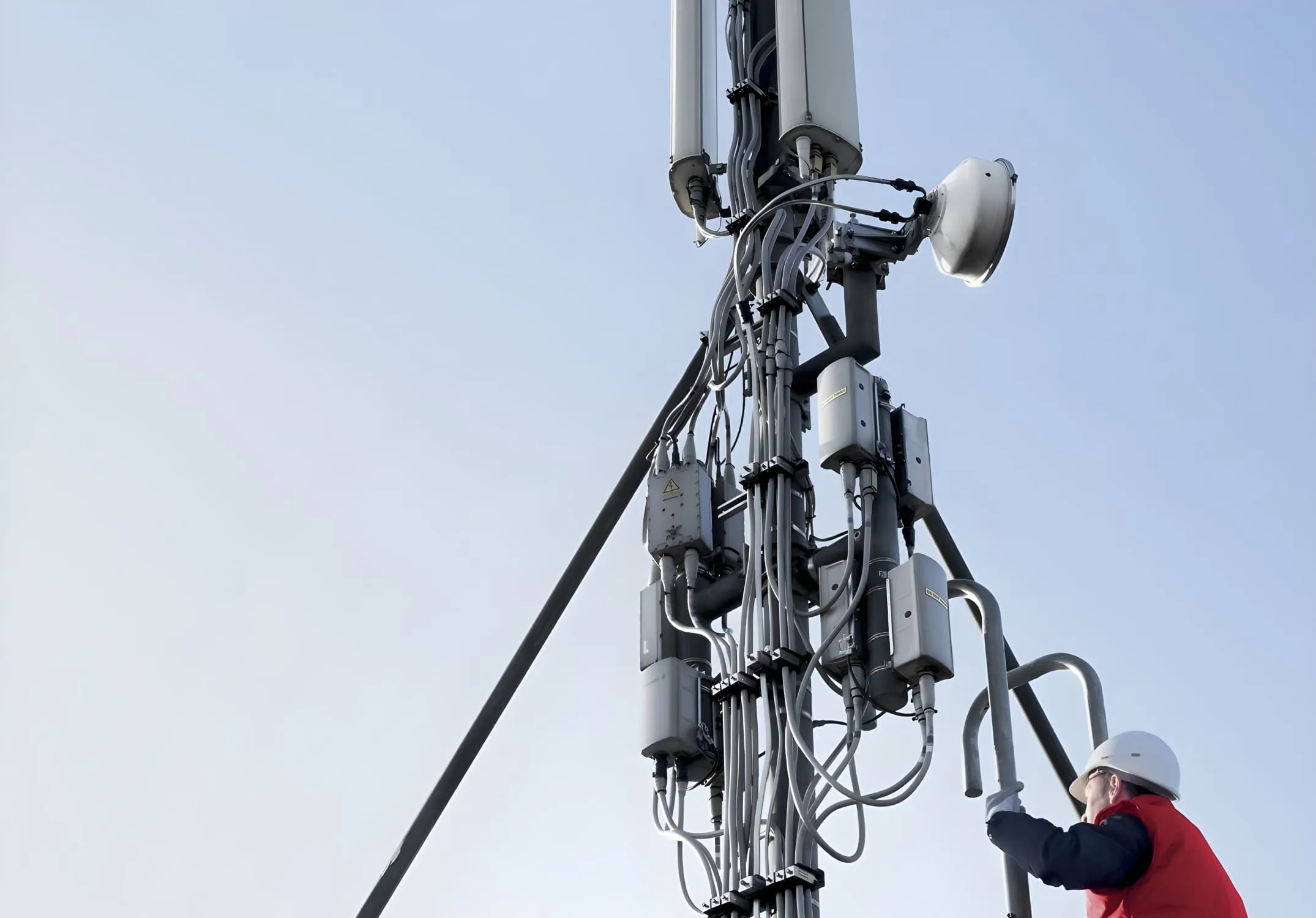 OMERS Infrastructure Buys TPG Telecom’s 1.2k Towers in Australia for A$950m